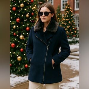 H&M Navy Wool Coat with Faux Fur Collar – Holiday Workwear – Size 8